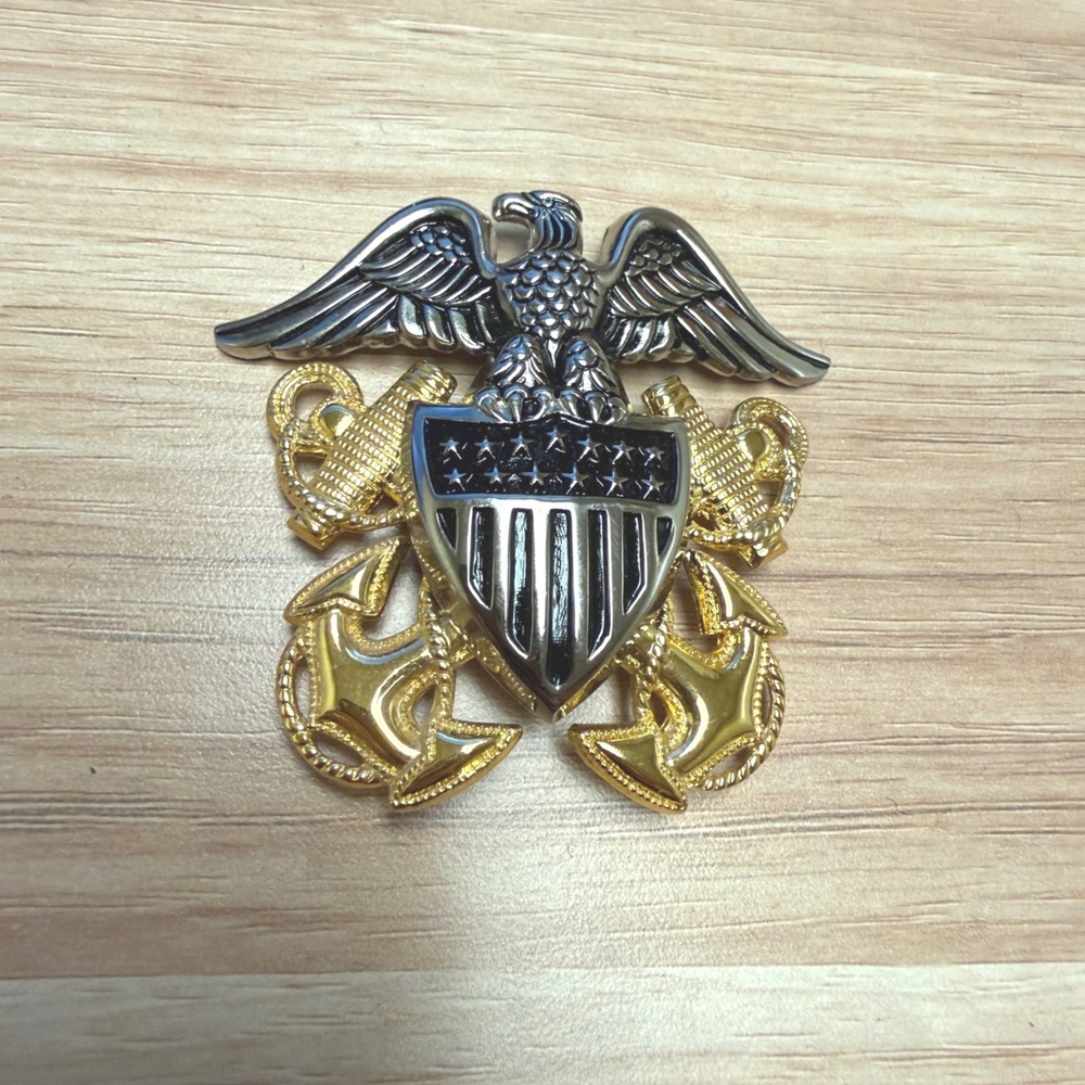 Vintage US Navy Officer Hat Badge Insignia Eagle Shield Anchors Cap Device